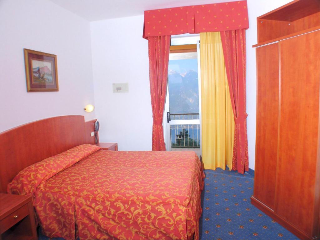 Hotel Garden Лімоне-суль-Гарда Номер фото