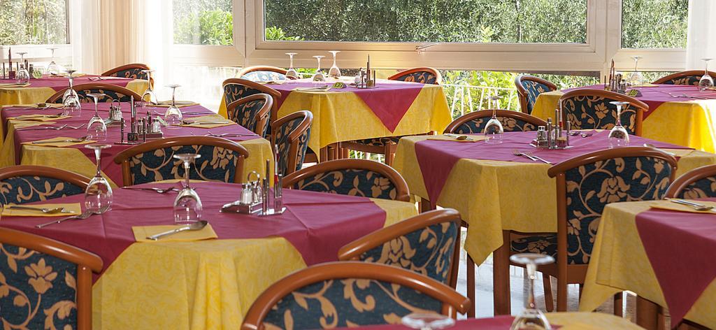 Hotel Garden Лімоне-суль-Гарда Екстер'єр фото