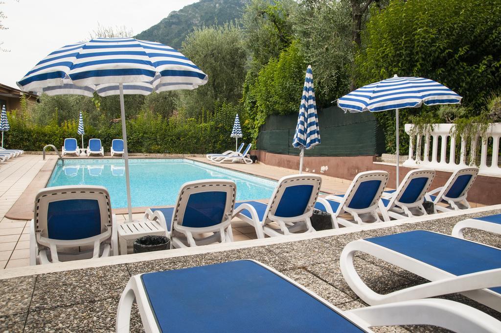 Hotel Garden Лімоне-суль-Гарда Екстер'єр фото