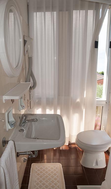Hotel Garden Лімоне-суль-Гарда Номер фото